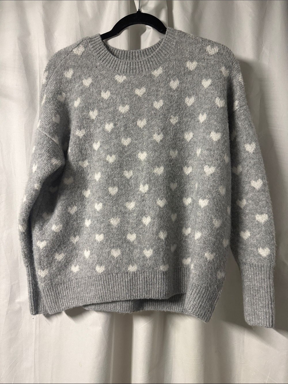 Vince Camuto Gray Crewneck Sweater with White Heart Motif